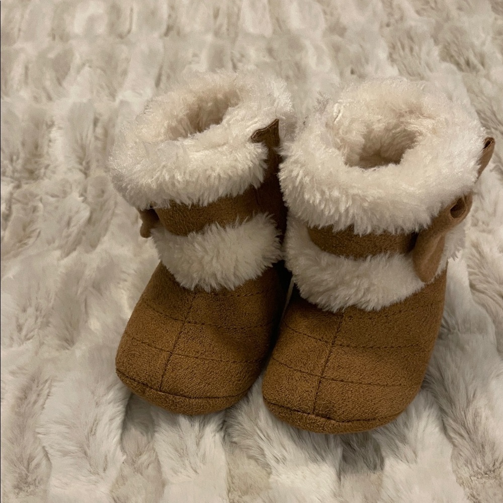 Cozy Tan Baby Booties with White Fur Trim